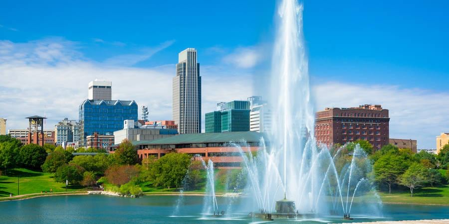 Omaha skyline and Heartland of America Park fountain